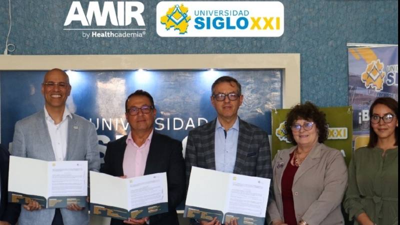 Nueva Alianza entre AMIR México y Univ. del Siglo XXI