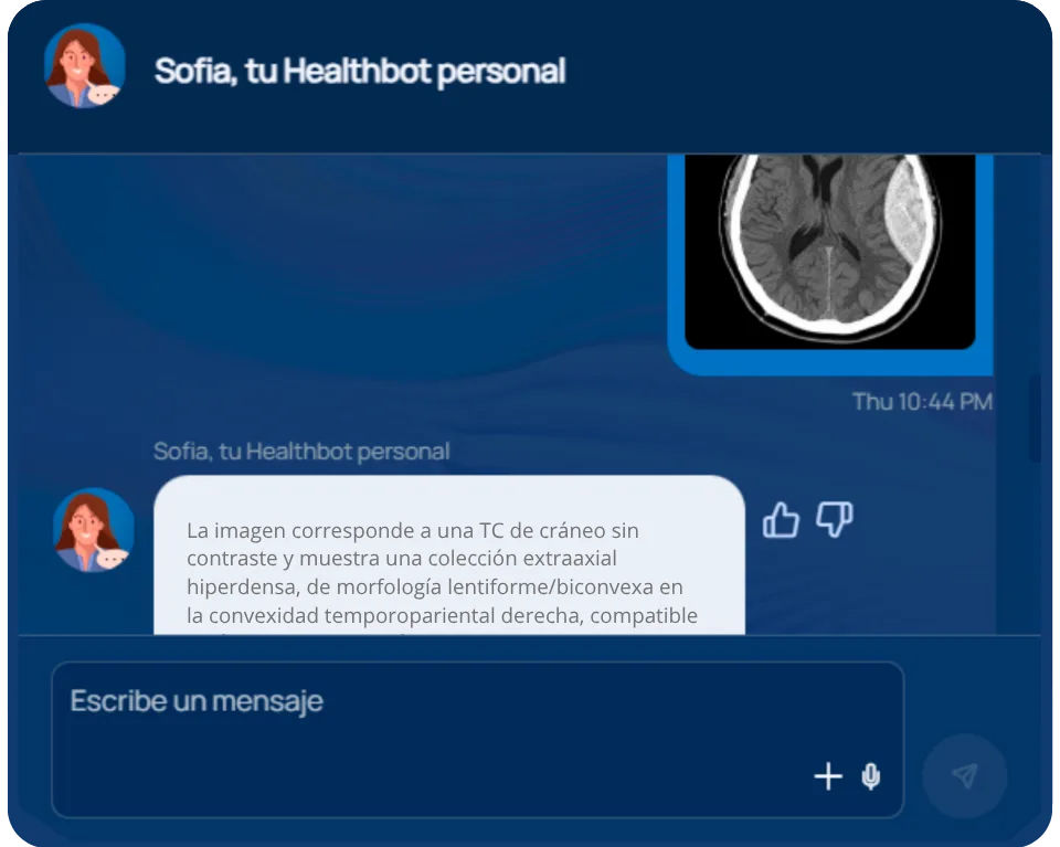 Conversación con Sofia, el HealthBot de Healthcademia App: analiza una TC de cráneo sin contraste y describe una colección extraaxial hiperdensa en la convexidad temporoparietal derecha.